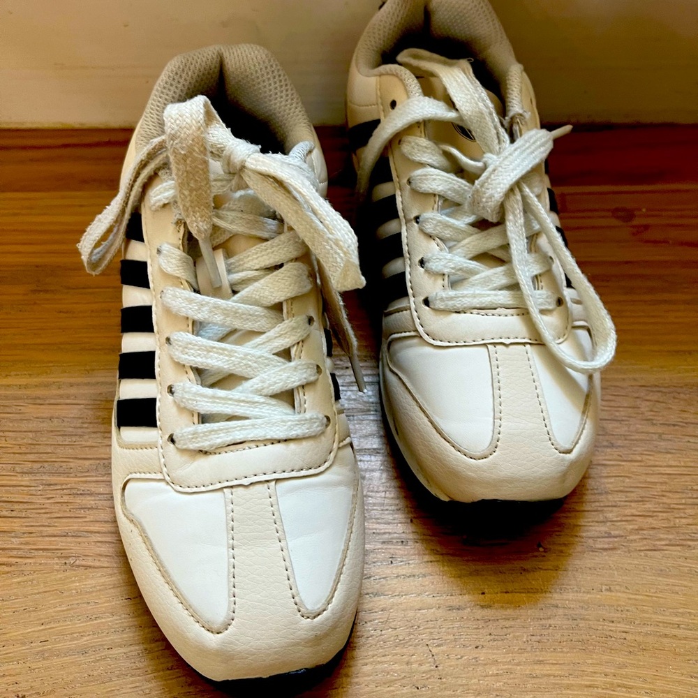 K swiss boys size 2 sneakers. Great condition. Worn twice. Cream and dark brown